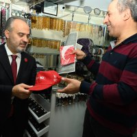 Bugün günlerden, kırmızı-beyaz 