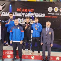 Büyükşehir Belediyesporlu karatecilerden 4 madalya 