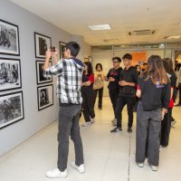 Göremedikleri fotoğrafları, dokunarak anladılar 