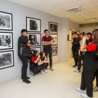 Göremedikleri fotoğrafları, dokunarak anladılar 