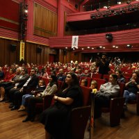 Perde çocuk ve gençler için açıldı 