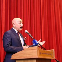 Perde çocuk ve gençler için açıldı 