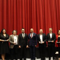 Perde çocuk ve gençler için açıldı 