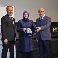 Güçlü kadın güçlü toplum demek 