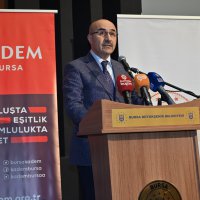 Güçlü kadın güçlü toplum demek 