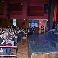 Muhtarlık mührünü sahnede vurdular 