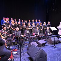 Muhtarlık mührünü sahnede vurdular 