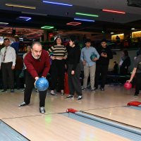 Liseliler bowlingle stres atıyor 