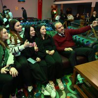 Liseliler bowlingle stres atıyor 