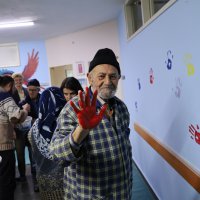 Huzurevi sakinleri duvarları tuvale dönüştürdü 