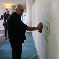 Huzurevi sakinleri duvarları tuvale dönüştürdü 