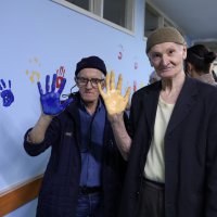 Huzurevi sakinleri duvarları tuvale dönüştürdü 