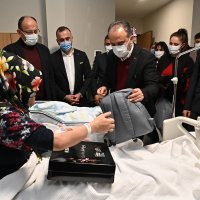 Başkan Aktaş'tan yılın son ve ilk bebeklerine ziyaret 