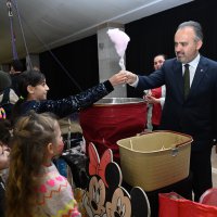 Bursa yetimlerine sahip çıkıyor 