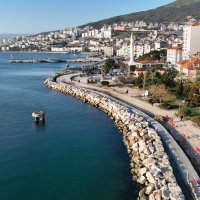 Gemlik’te kıyı koruma çalışmaları hızla sürüyor 
