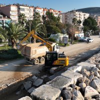 Gemlik’te kıyı koruma çalışmaları hızla sürüyor 