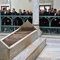 Sultan 2. Murad Han dualarla anıldı 