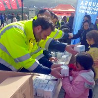 Depremzedeye Bursa morali 