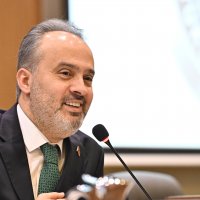 Personel, sertifikalarını Başkan Aktaş’ın elinden aldı 