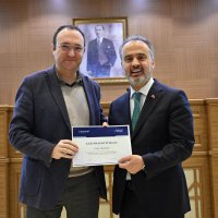 Personel, sertifikalarını Başkan Aktaş’ın elinden aldı 