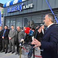 Burfaş Kafe Kent Meydanı’nda 