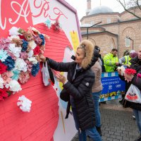 8 Mart'ın çiçekleri solmasın 