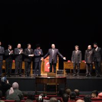 Perde İstiklal Marşı için açıldı 