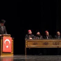 Perde İstiklal Marşı için açıldı 