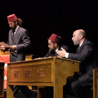 Perde İstiklal Marşı için açıldı 