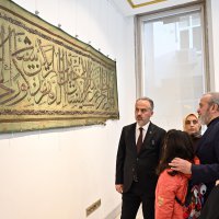 Başkan Aktaş, Kâbe örtüleri sergisini gezdi 