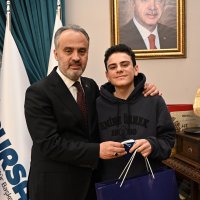 Türkiye’nin en genç satranç ustasından Başkan Aktaş’a ziyaret 