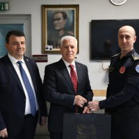  Başkan Bozbey'den Büyükşehir çalışanlarına bayram ziyareti 