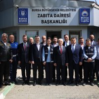  Başkan Bozbey'den Büyükşehir çalışanlarına bayram ziyareti 