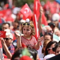 Bursa’da 23 Nisan coşkusu kentin dört bir yanını sardı 