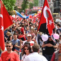 Bursa’da 23 Nisan coşkusu kentin dört bir yanını sardı 
