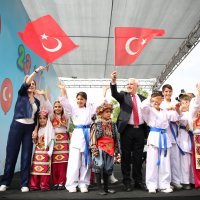 Bursa’da 23 Nisan coşkusu kentin dört bir yanını sardı 