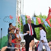 Bursa’da 23 Nisan coşkusu kentin dört bir yanını sardı 