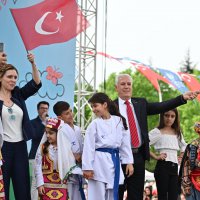 Bursa’da 23 Nisan coşkusu kentin dört bir yanını sardı 