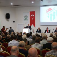 Başkan Bozbey, “Yeni bir sistemle Bursaspor’u ayağa kaldırmalıyız” 