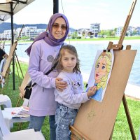 Minik ressamlardan Anneler Günü hediyesi 