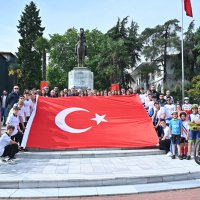 Bursa’da 19 Mayıs coşkusu kortej yürüyüşüyle başladı 