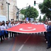 Bursa’da 19 Mayıs coşkusu kortej yürüyüşüyle başladı 