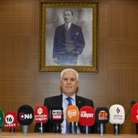 Başkan Bozbey, “Zincir marketlere nüfus kriteri getirmek zorundayız” 