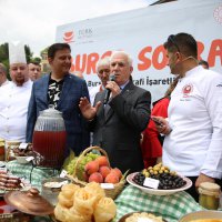 Bursa mutfağı, tarihi meydanda vitrine çıktı 