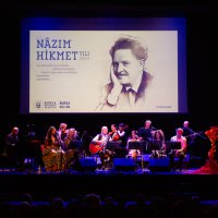 Şarkılarla, şiirlerle Nâzım Hikmet 