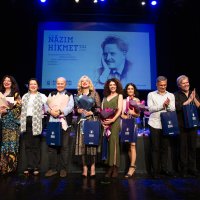 Şarkılarla, şiirlerle Nâzım Hikmet 