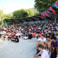 Bursalılar Türkiye - Portekiz maçını dev ekranlarda izledi 