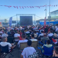 Bursalılar Türkiye - Portekiz maçını dev ekranlarda izledi 