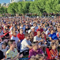 Bursalılar Türkiye - Portekiz maçını dev ekranlarda izledi 