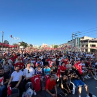 Bursalılar Türkiye - Portekiz maçını dev ekranlarda izledi 